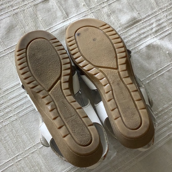 Naturalizer White Leather Adjustable Sandal with Wide Straps for Comfort - Picture 8 of 11